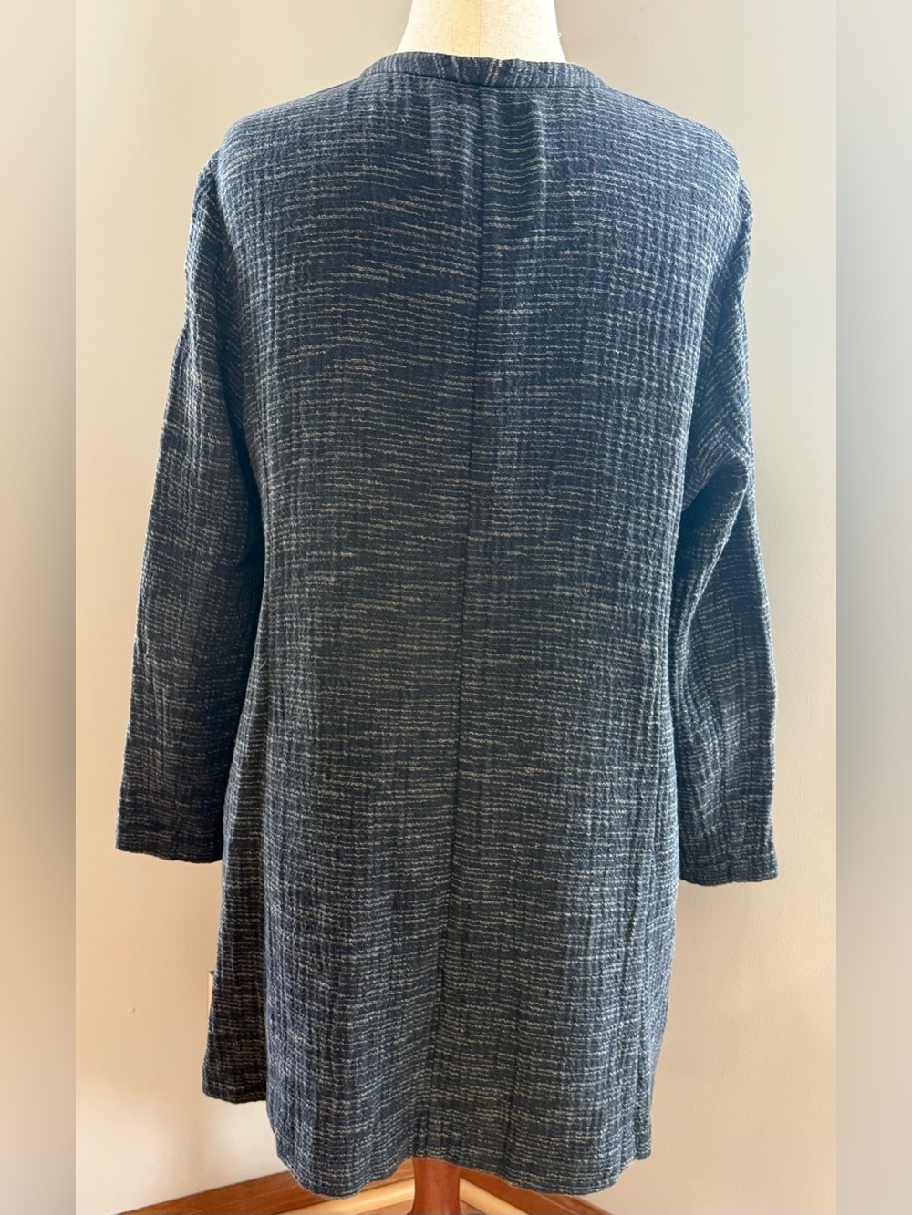 Beautiful Eileen Fisher long textured jacket in a black and gray colorway. Featu - Picture 3 of 7
